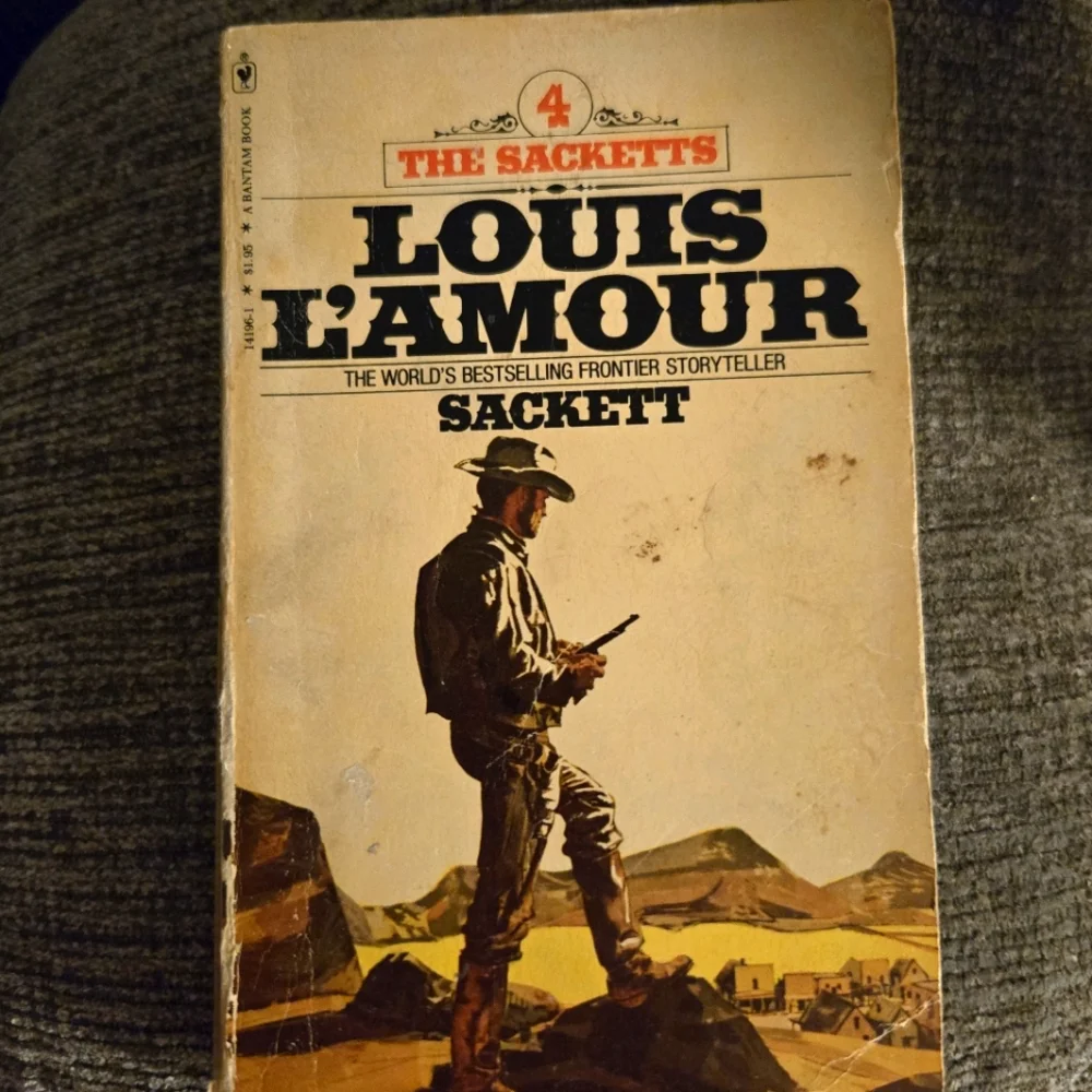 🌞Louis L'Amour 'Sackett' Paperback Book